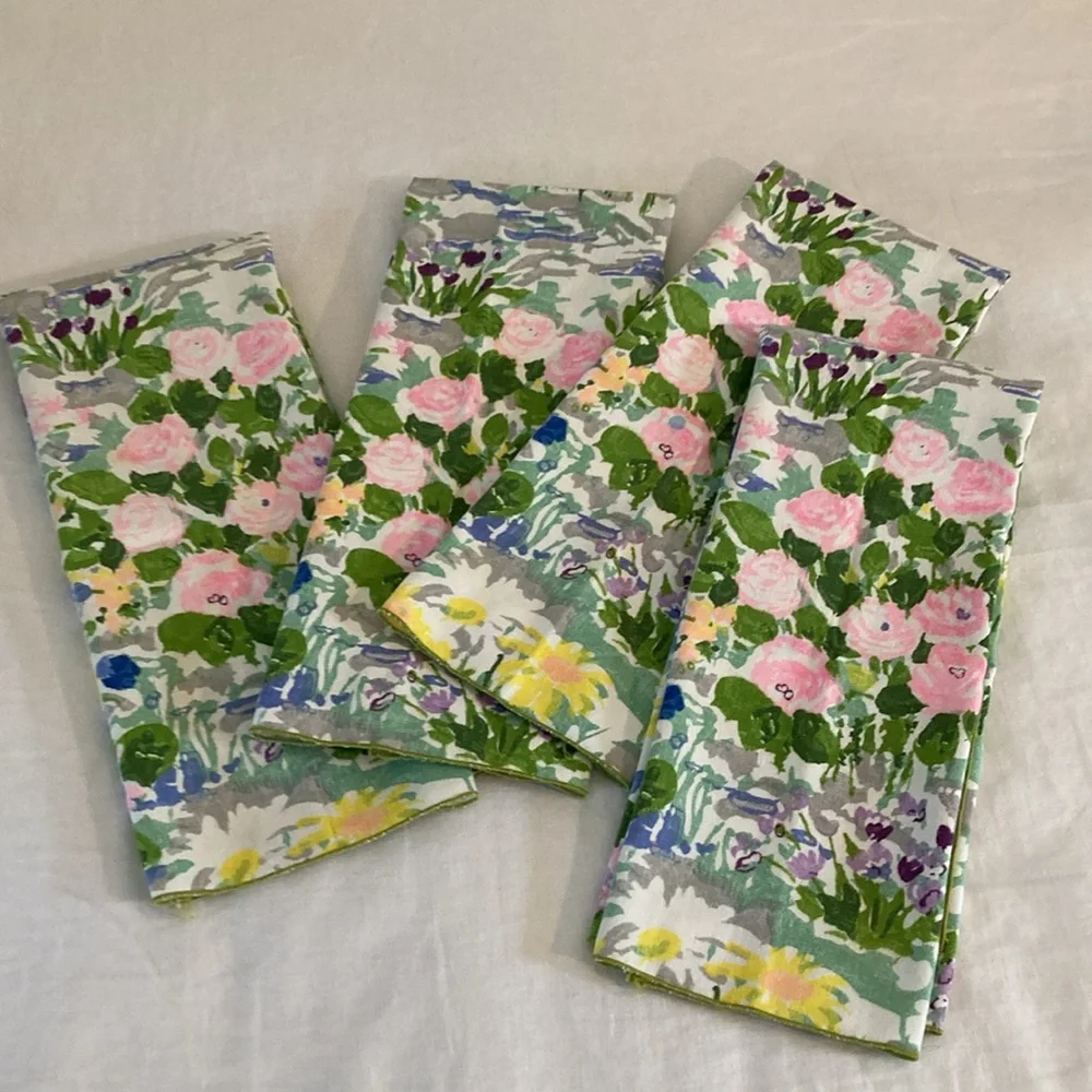 Set of four guests towels spring floral retro vintage